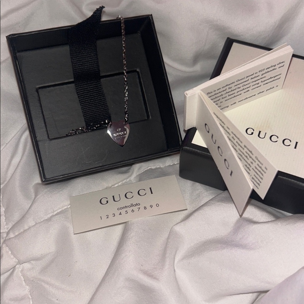 Authentic Gucci heart Sterling Silver Bracelet with original box & booklet - Picture 2 of 7